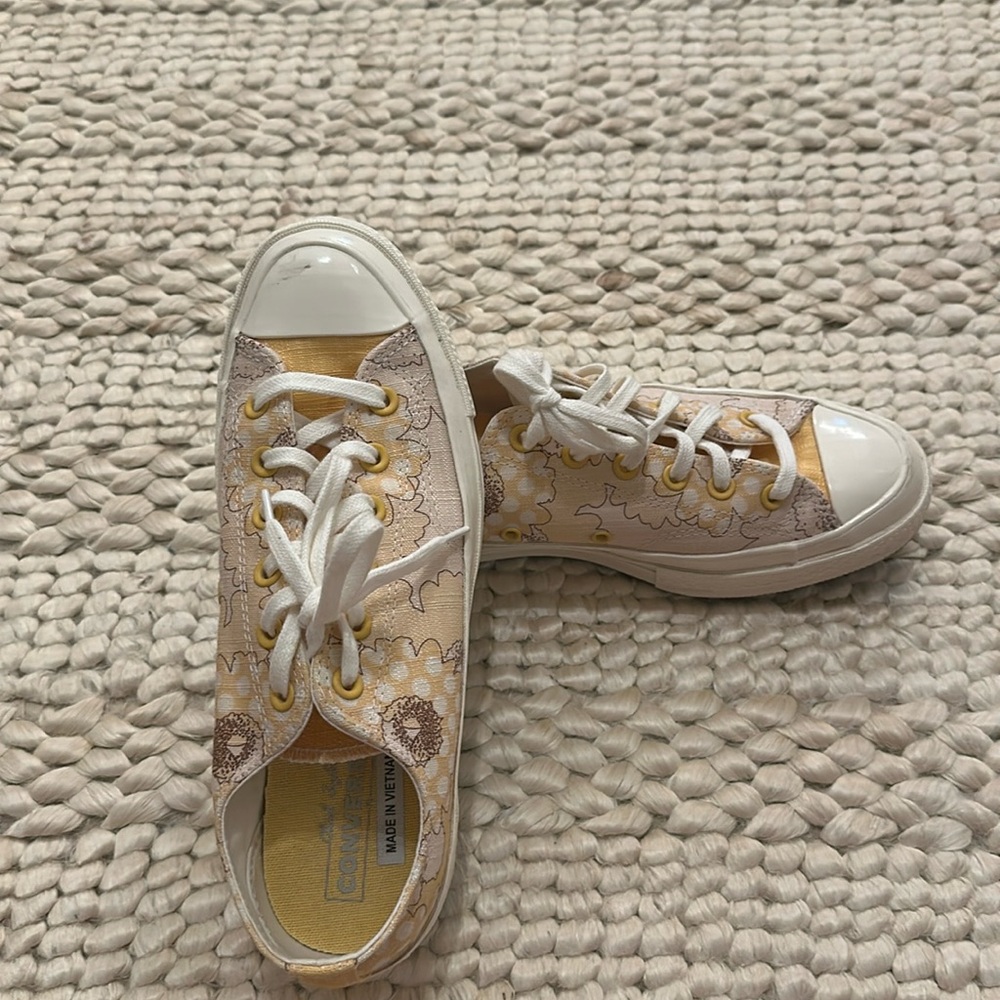 Converse Chuck Taylor - image 1